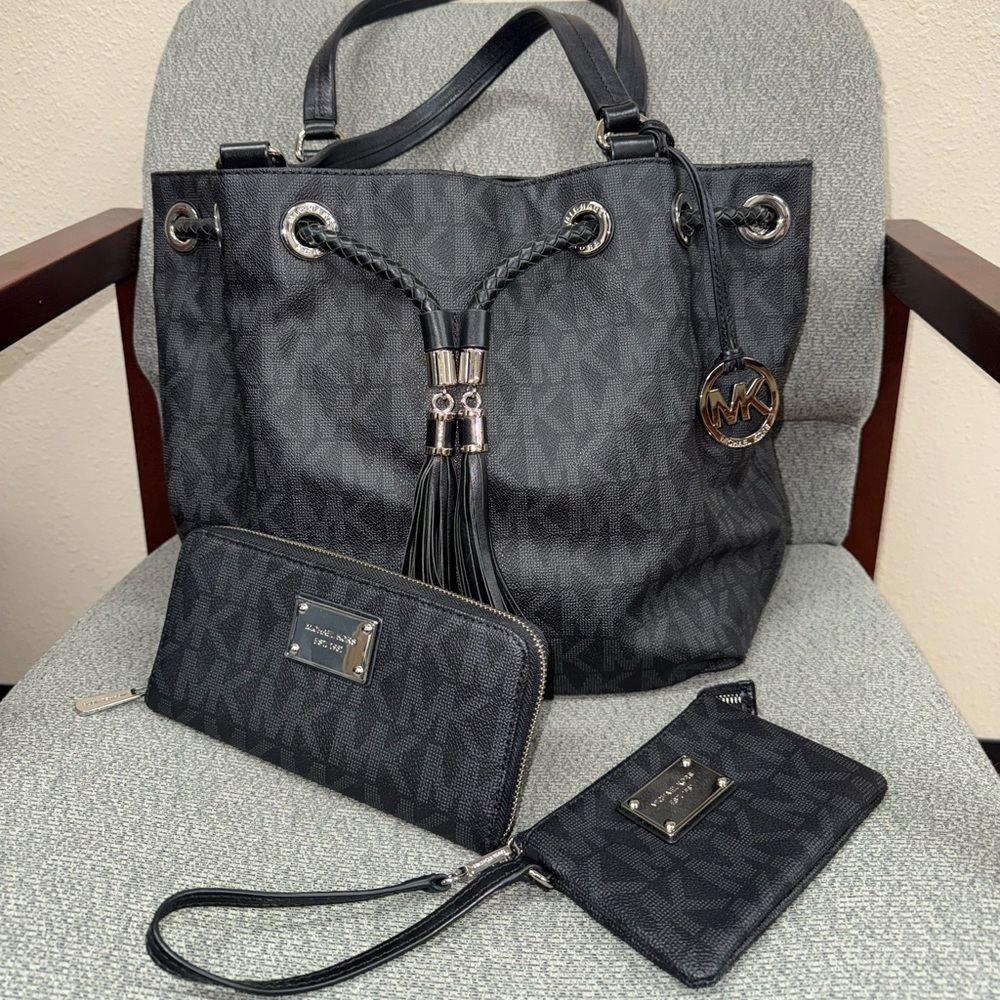 Michael Kors Black Tote Bag and Wallet Set